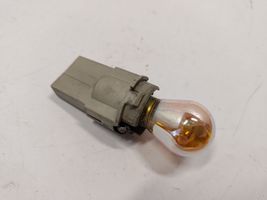 BMW 3 E36 Porte ampoule de feu arrière 2489804