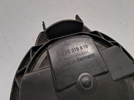 BMW X5 E70 Osłona żarówki lampy przedniej 1305219079