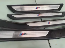 BMW 7 F01 F02 F03 F04 Garniture marche-pieds avant 51478046291