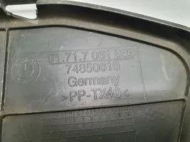 BMW 5 E60 E61 Radiatoru paneļa sānu daļa (televizors) 7061889