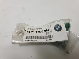 BMW 5 E60 E61 Kynnyksen/sivuhelman lista 1932996