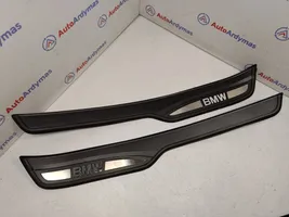 BMW 3 E90 E91 Kynnysverhoilusarja (sisä) 51477172295