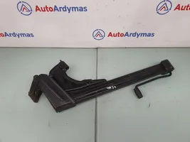 BMW 5 E34 Lift Jack 71122226742