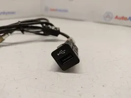 BMW 3 E92 E93 USB savienotājs 9167196