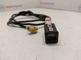 BMW 3 E90 E91 Connettore plug in USB 9167196