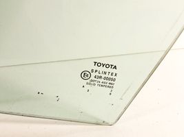 Toyota Avensis T220 Szyba drzwi przednich 43R00050