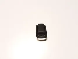 Mazda CX-3 Fissaggio gancio/anello C23569563
