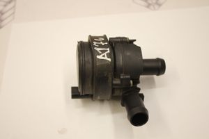 Mercedes-Benz A W176 Pompe à eau de liquide de refroidissement A0005000686