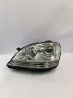 Mercedes-Benz ML W164 Lampa przednia 