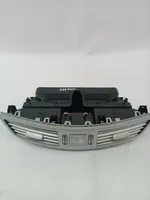 Mercedes-Benz S W221 Lango oro grotelės A2218300954