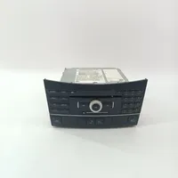 Mercedes-Benz E W212 Radio/CD/DVD/GPS head unit A2129008404