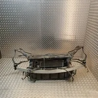 Mercedes-Benz E W212 Support de radiateur sur cadre face avant A2045001001