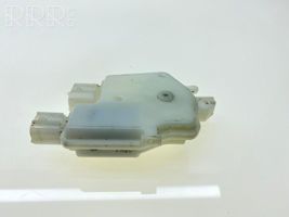 Subaru Legacy Moteur de verrouillage arrière 61100AG01A