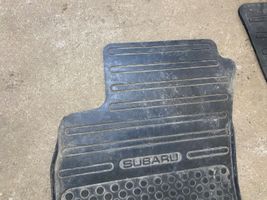 Subaru Outback Kilimėlių komplektas 