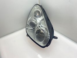 Subaru B9 Tribeca Lampa przednia 