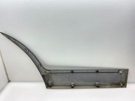 Subaru Outback Aizmugurē durvju dekoratīvā apdare (moldings) 