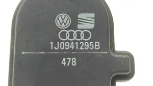 Volkswagen Golf IV Ajovalojen korkeuden säätömoottori 1J0941295B