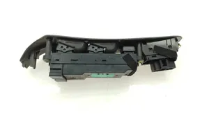 Subaru Outback Interruttore di controllo dell’alzacristalli elettrico 83071AE020