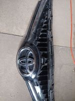 Toyota Avensis T270 Etupuskurin ylempi jäähdytinsäleikkö 5311405120