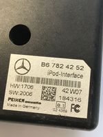 Mercedes-Benz R W251 iPod-pistoke B67824252