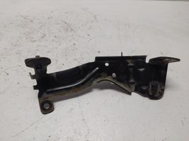 Renault Clio IV Staffa di montaggio del radiatore 271989727R