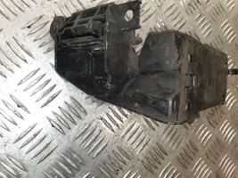 BMW X1 E84 Staffa di montaggio del radiatore 7117812