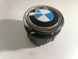 BMW 1 F20 F21 Tailgate/boot open switch button 7270728