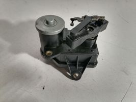 Mercedes-Benz E C207 W207 Attuatore/motore della valvola del collettore di aspirazione A6421500594