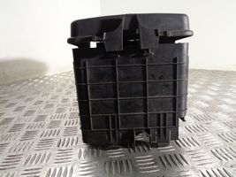 Volkswagen PASSAT B7 Support boîte de batterie 3C0915335