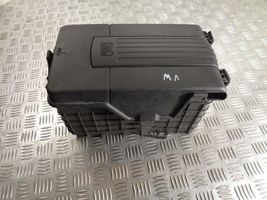 Volkswagen PASSAT B7 Support boîte de batterie 3C0915335