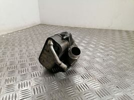 BMW 3 F30 F35 F31 Supporto di montaggio del filtro dell’olio 