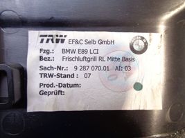 BMW Z4 E89 Kojelaudan keskiosan tuuletussuuttimen ritilä 9287070