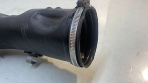 BMW 5 F10 F11 Tube d'admission de tuyau de refroidisseur intermédiaire 8512381