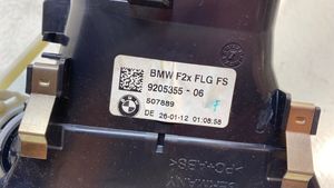 BMW 1 F20 F21 Boczna kratka nawiewu deski rozdzielczej 9205355