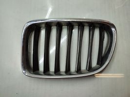 BMW X1 E84 Maskownica / Grill / Atrapa górna chłodnicy 2993305