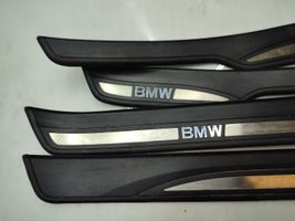 BMW 3 E90 E91 Zestaw listew progowych (wewnętrznych) 7060280