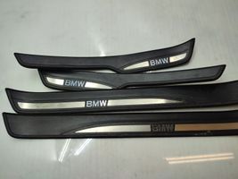 BMW 3 E90 E91 Kynnysverhoilusarja (sisä) 7060280
