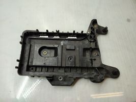 Volkswagen Touran II Boîte de batterie 1K0915333