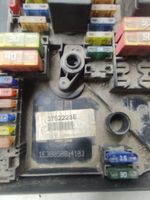 Volkswagen Jetta V Module de fusibles 1K0937125A