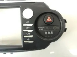 Toyota Yaris Cadre, panneau d'unité radio / GPS 864510D060