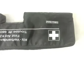 BMW 5 F10 F11 Trousse de premiers secours 8270015