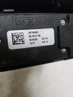 Volvo V50 Obudowa klamki wewnętrznej drzwi przednich 8663817