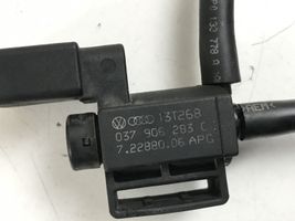 Volkswagen Touareg II Electrovanne Soupape de Sûreté / Dépression 037906283C