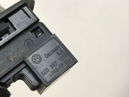 Volkswagen PASSAT B7 Interruptor de la alarma 6Q0962109B