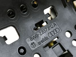 Audi A4 S4 B9 Klamka/wspornik zewnętrzny drzwi przednich 8W0837812A