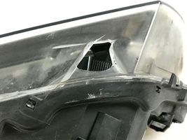 Volkswagen Scirocco Lampa przednia 1K8941006R