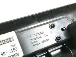 Volvo S90, V90 Etuoven kynnyksen suojalista 31377616