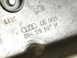 Audi Q3 8U Protección térmica del compartimento del motor 06H129597K