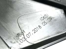 Audi A4 S4 B9 Rivestimento della portiera anteriore (modanatura) 8W0837638A