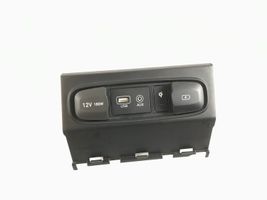 Hyundai Santa Fe USB socket connector 84631S1090